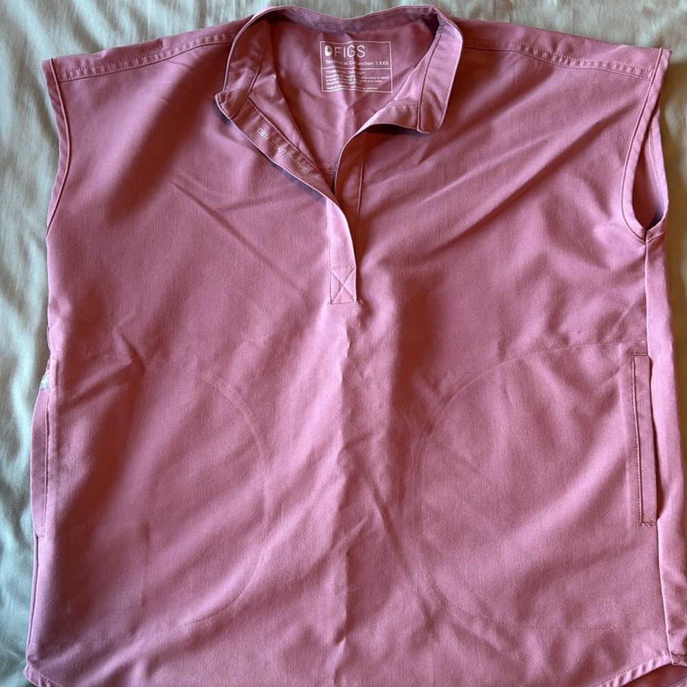 Figs Women's Short Sleeve Polo Top in Dusty Rose